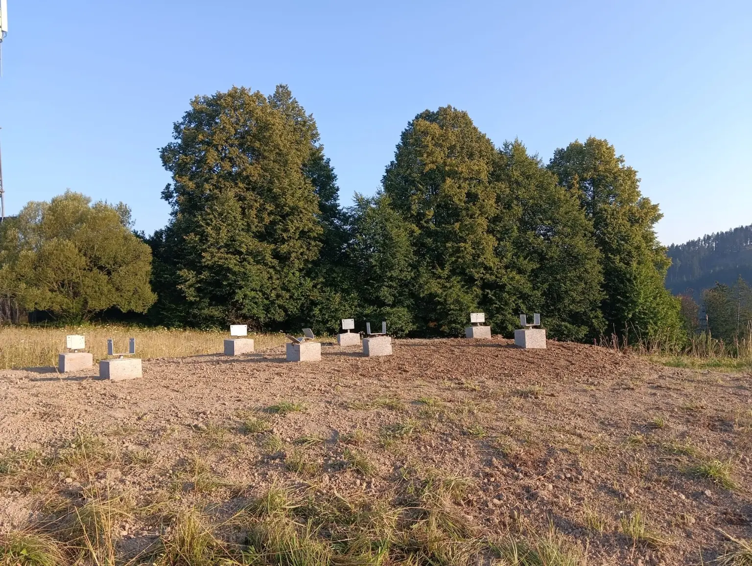Pripravené základy na upravenom mieste